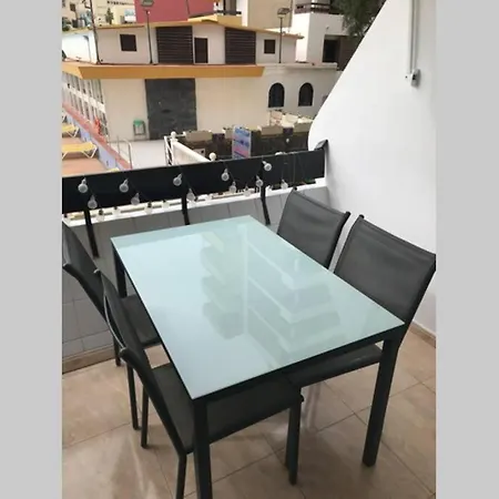 Yumbo Perfect Location Free Fast Wifi