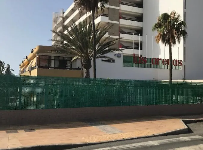 Yumbo Perfect Location Free Fast Wifi *