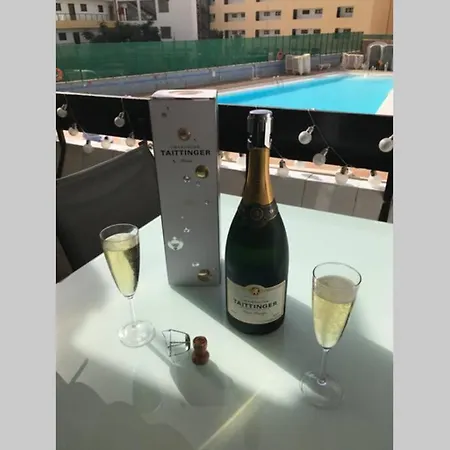 Yumbo Perfect Location Free Fast Wifi *