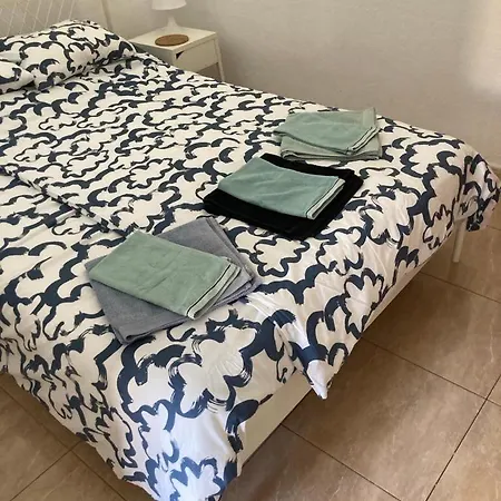 Yumbo Perfect Location Free Fast Wifi *