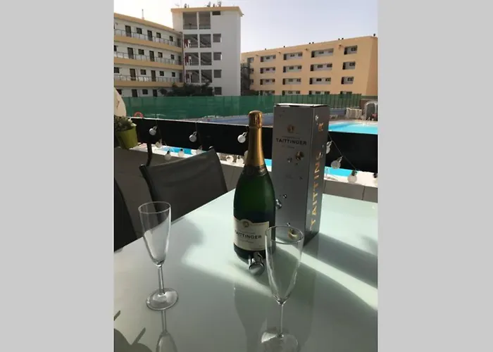 Yumbo Perfect Location Free Fast Wifi *