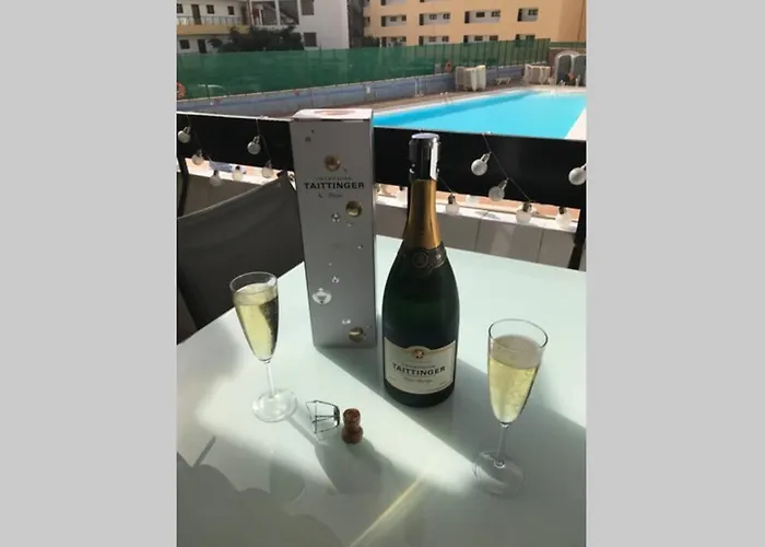 Yumbo Perfect Location Free Fast Wifi *